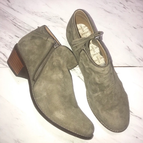 vionic serena ankle boot greige